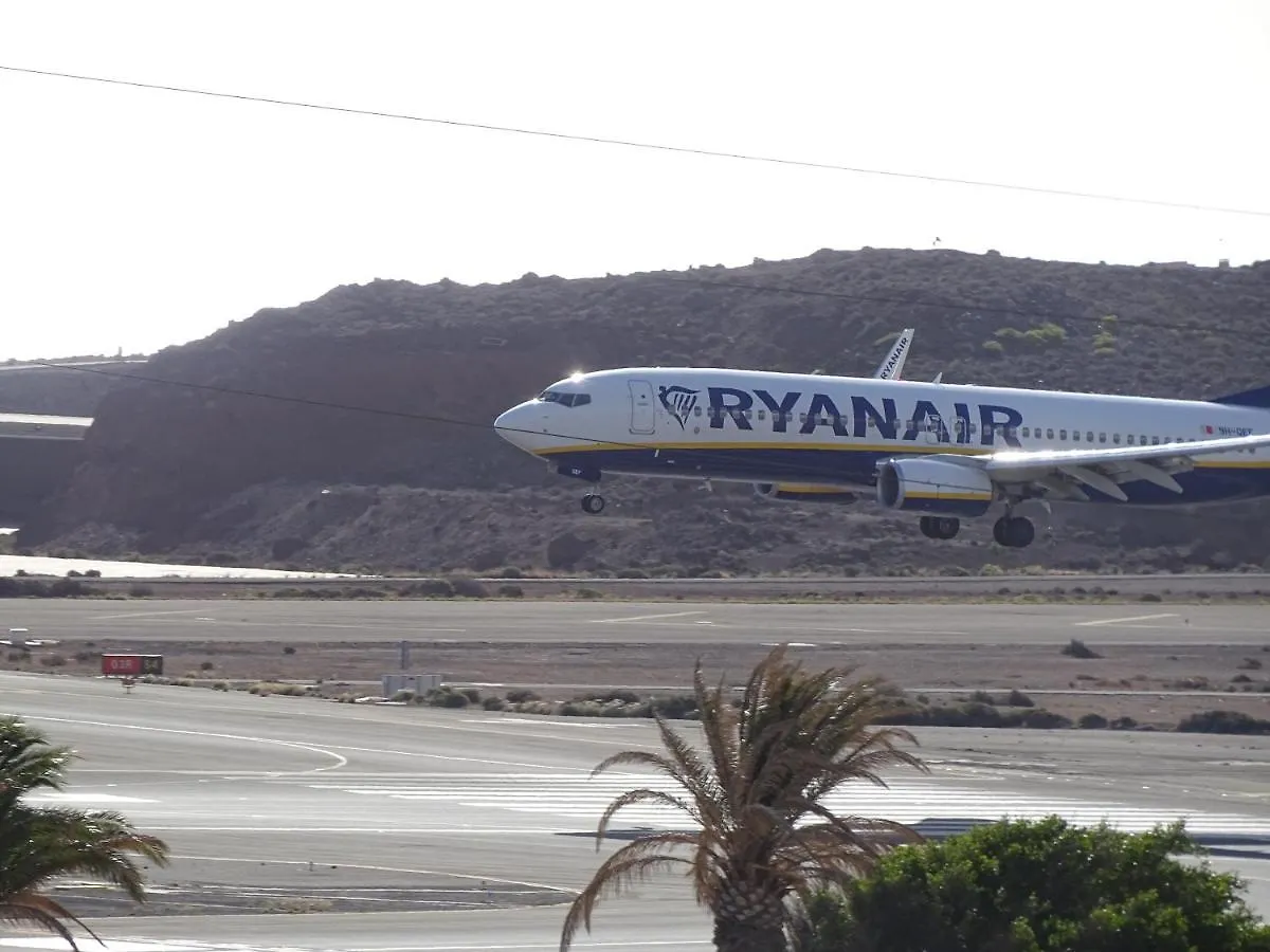 Rickaty Lodge Bed And Breakfast, Airport Hotel, Hotel De Aeropuerto, Las Palmas Airport, Gran Canaria Airport, Lpa, Spain Las Majoreras Bed & Breakfast